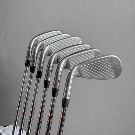 Wilson D7 XS Järnset (5–P)
